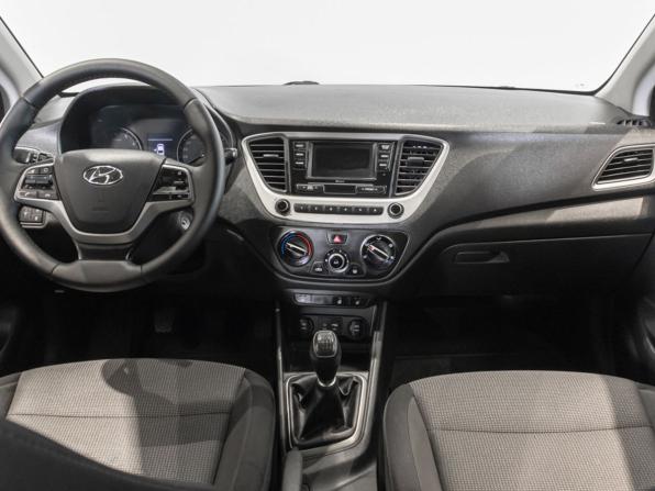 Hyundai Solaris II с пробегом 2018 года, цена 899 700 рублей, 231492 км, седан, Автокод Объявления
