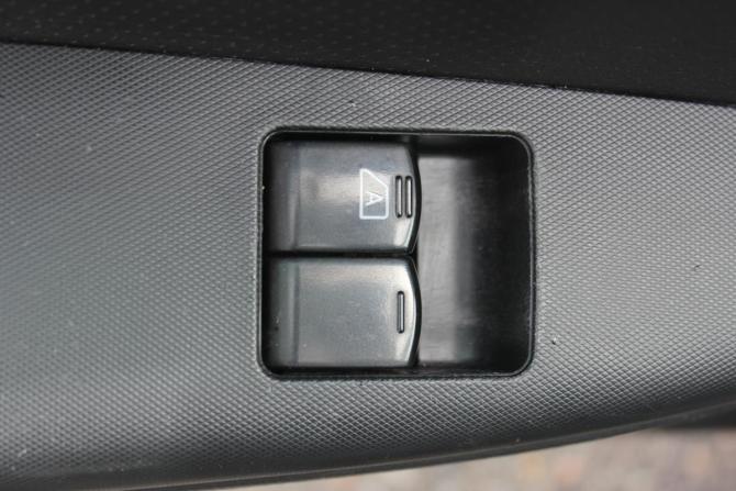 Nissan Note I Рестайлинг с пробегом 2011 года, цена 715 000 рублей, 229097 км, хэтчбек, Автокод Объявления