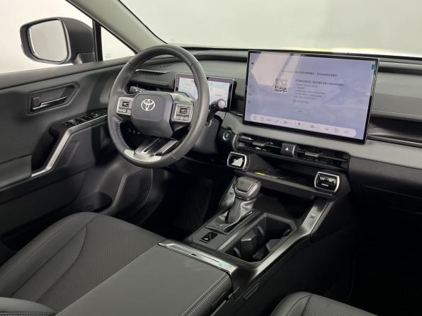 Toyota RAV4 VI (XA60) с пробегом 2026 года, цена 4 550 000 рублей, 10 км, внедорожник, Автокод Объявления