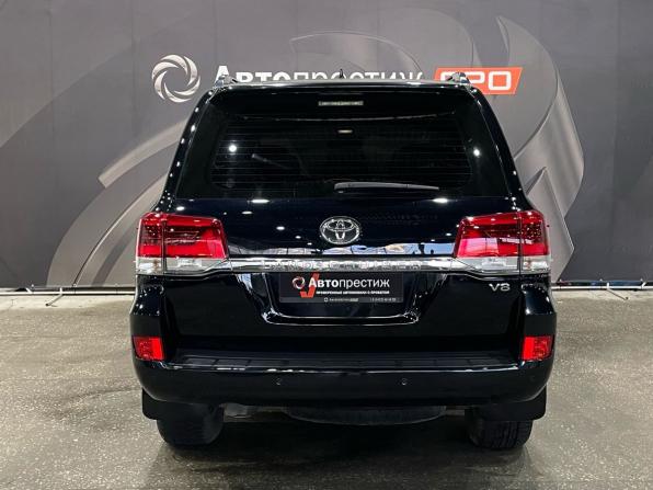 Toyota Land Cruiser 200 Series Рестайлинг 2 с пробегом 2016 года, цена 3 850 000 рублей, 450000 км, внедорожник, Автокод Объявления