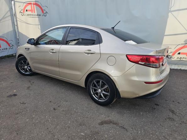 Kia Rio III Рестайлинг с пробегом 2015 года, цена 999 000 рублей, 165270 км, седан, Автокод Объявления