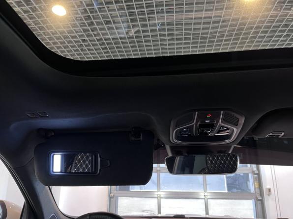 Geely Monjaro I с пробегом 2022 года, цена 3 190 000 рублей, 39071 км, внедорожник, Автокод Объявления