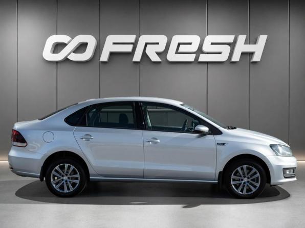 Volkswagen Polo V Рестайлинг с пробегом 2019 года, цена 1 280 000 рублей, 100548 км, седан, Автокод Объявления