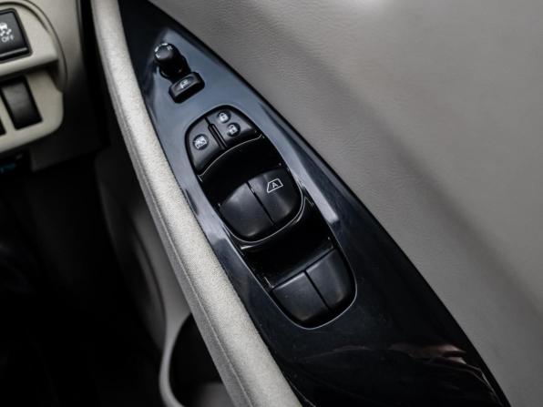 Nissan Leaf I (ZE0/AZE0) с пробегом 2012 года, цена 1 450 000 рублей, 120126 км, хэтчбек, Автокод Объявления