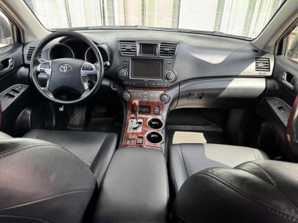 Toyota Highlander II (XU40) Рестайлинг с пробегом 2013 года, цена 2 120 000 рублей, 221038 км, внедорожник, Автокод Объявления