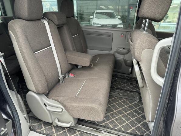 Honda Stepwgn V Рестайлинг с пробегом 2018 года, цена 1 900 000 рублей, 148050 км, минивэн, Автокод Объявления