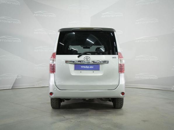 Toyota Noah II (R70) с пробегом 2007 года, цена 1 030 000 рублей, 454233 км, минивэн, Автокод Объявления