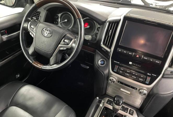 Toyota Land Cruiser 200 Series Рестайлинг 2 с пробегом 2017 года, цена 4 450 000 рублей, 314736 км, внедорожник, Автокод Объявления