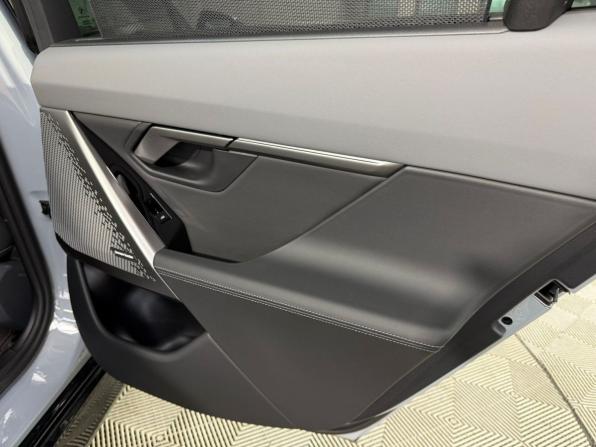 BMW 5 серии VIII (G60/G61/G68) с пробегом 2025 года, цена 8 990 000 рублей, 6890 км, седан, Автокод Объявления