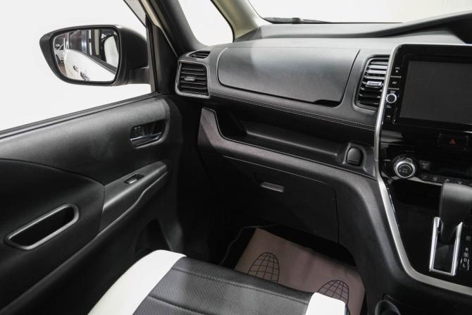 Nissan Serena V (C27) с пробегом 2018 года, цена 1 759 000 рублей, 92400 км, минивэн, Автокод Объявления