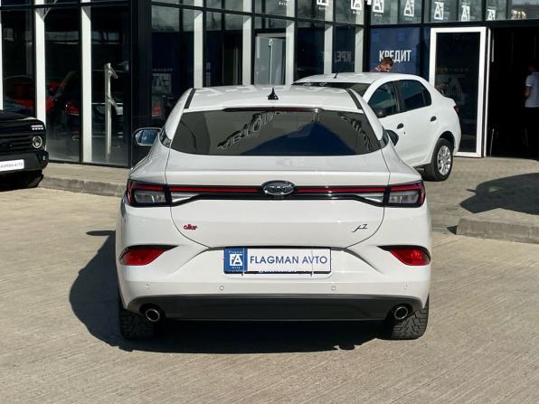 JAC J7 I с пробегом 2023 года, цена 1 227 000 рублей, 64780 км, лифтбек, Автокод Объявления
