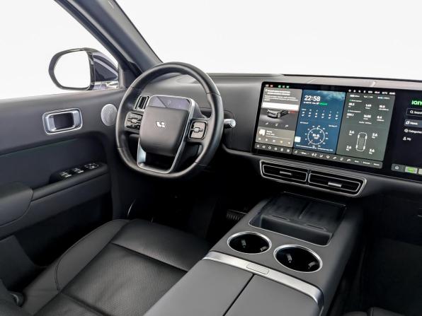 Li Auto (Lixiang) L9 I Рестайлинг с пробегом 2024 года, цена 7 463 000 рублей, 31720 км, внедорожник, Автокод Объявления