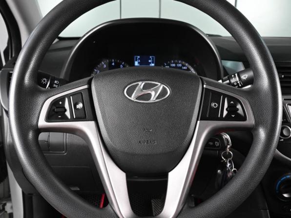 Hyundai Solaris I Рестайлинг с пробегом 2016 года, цена 1 060 000 рублей, 123230 км, седан, Автокод Объявления