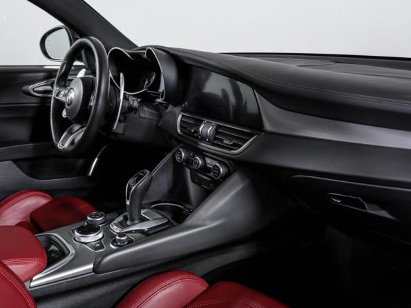 Alfa Romeo Giulia II (952) Рестайлинг 2 с пробегом 2023 года, цена 4 450 000 рублей, 40774 км, седан, Автокод Объявления