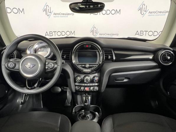 Mini Hatch III (F55/F56) Рестайлинг с пробегом 2019 года, цена 1 749 900 рублей, 68940 км, хэтчбек, Автокод Объявления