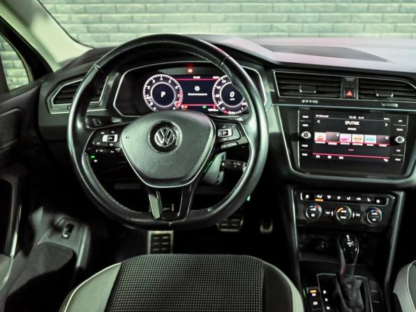 Volkswagen Tiguan II с пробегом 2018 года, цена 2 550 000 рублей, 125703 км, внедорожник, Автокод Объявления