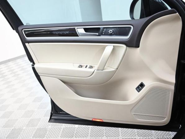 Volkswagen Touareg II Рестайлинг с пробегом 2018 года, цена 2 319 000 рублей, 81474 км, внедорожник, Автокод Объявления