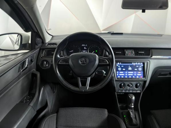 Skoda Rapid I с пробегом 2015 года, цена 879 000 рублей, 209754 км, лифтбек, Автокод Объявления