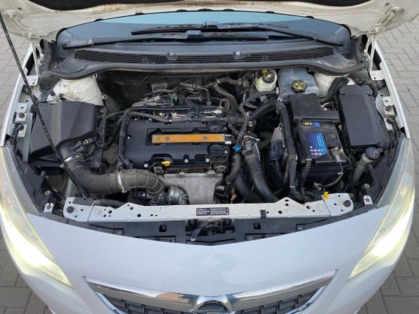 Opel Astra J с пробегом 2011 года, цена 570 000 рублей, 265425 км, хэтчбек, Автокод Объявления