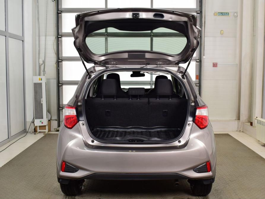 Toyota Vitz III (XP130) Рестайлинг 2 Кемерово  - изображение 6