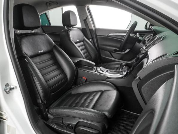 Opel Insignia I Рестайлинг с пробегом 2014 года, цена 1 450 000 рублей, 134253 км, лифтбек, Автокод Объявления