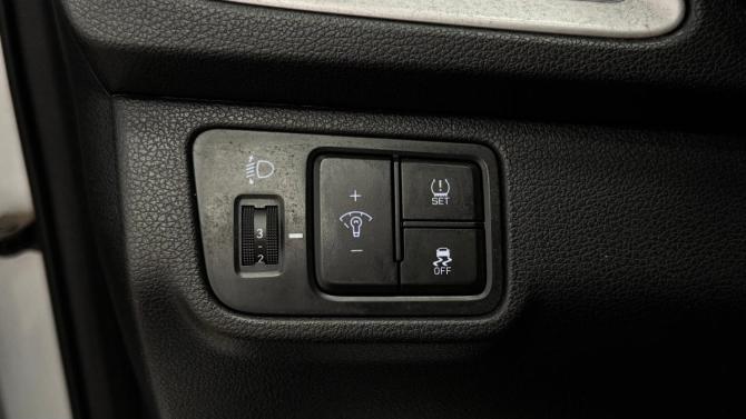 Hyundai Solaris II с пробегом 2019 года, цена 1 300 000 рублей, 100477 км, седан, Автокод Объявления