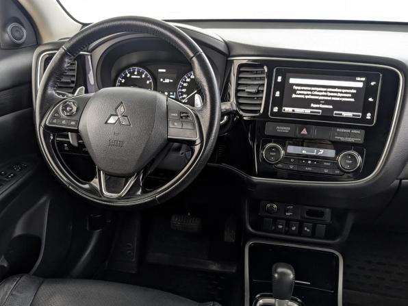 Mitsubishi Outlander III Рестайлинг 2 с пробегом 2018 года, цена 2 380 000 рублей, 123700 км, внедорожник, Автокод Объявления