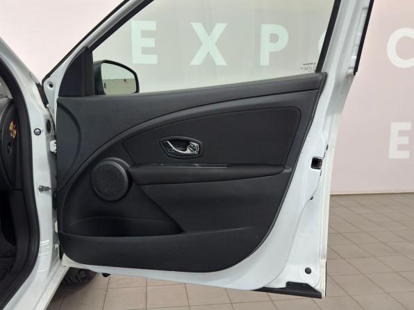 Renault Megane III Рестайлинг с пробегом 2014 года, цена 690 000 рублей, 184306 км, хэтчбек, Автокод Объявления