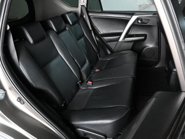 Toyota RAV4 IV (XA40) Рестайлинг с пробегом 2017 года, цена 2 379 000 рублей, 195205 км, внедорожник, Автокод Объявления