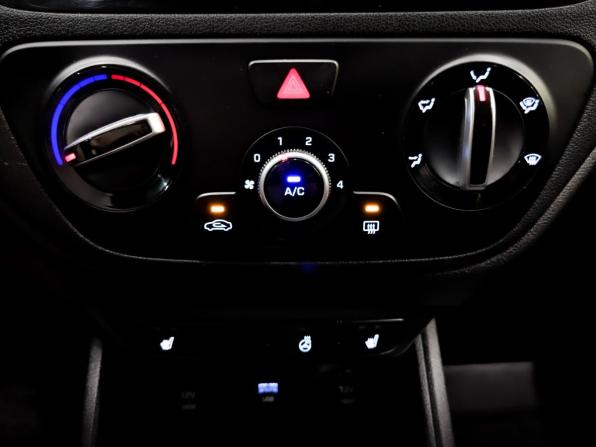 Hyundai Solaris II Рестайлинг с пробегом 2021 года, цена 1 450 000 рублей, 87883 км, седан, Автокод Объявления