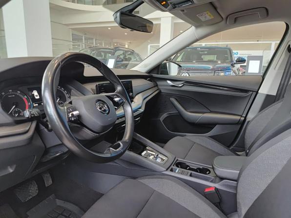 Skoda Octavia IV (A8) с пробегом 2021 года, цена 2 420 000 рублей, 91747 км, лифтбек, Автокод Объявления