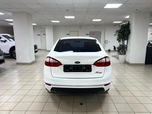 Ford Fiesta Mk6 Рестайлинг с пробегом 2016 года, цена 920 000 рублей, 68336 км, седан, Автокод Объявления