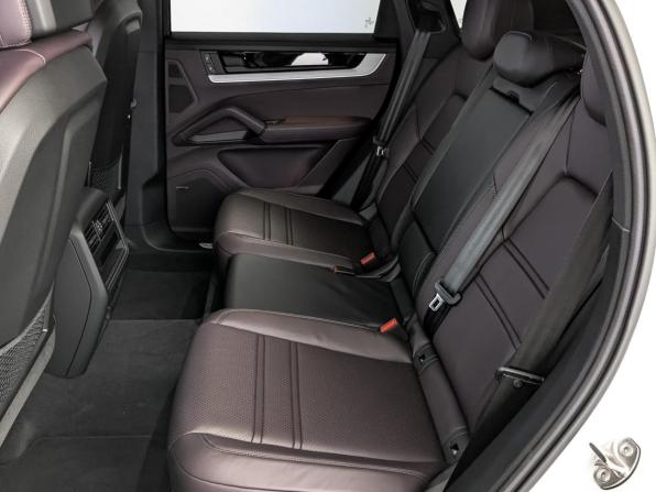 Porsche Cayenne III Рестайлинг с пробегом 2024 года, цена 15 350 000 рублей, 6692 км, внедорожник, Автокод Объявления