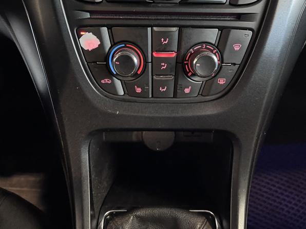 Opel Astra J Рестайлинг с пробегом 2013 года, цена 589 000 рублей, 217085 км, хэтчбек, Автокод Объявления