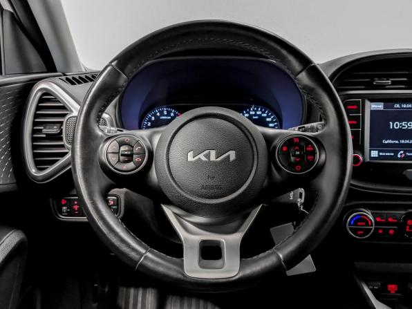 Kia Soul III с пробегом 2022 года, цена 2 400 000 рублей, 44402 км, хэтчбек, Автокод Объявления