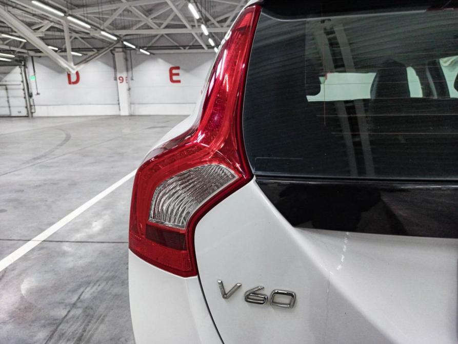 Volvo V60 I Рестайлинг Казань  - изображение 11