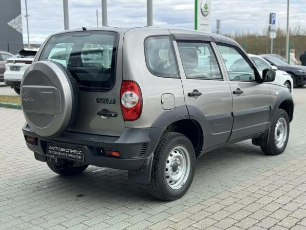 Chevrolet Niva I Рестайлинг с пробегом 2018 года, цена 820 000 рублей, 61100 км, внедорожник, Автокод Объявления