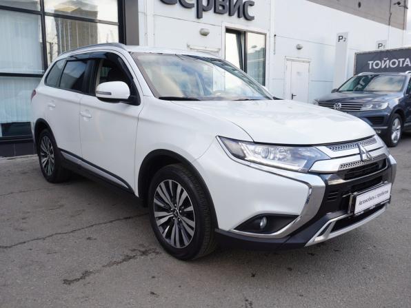 Mitsubishi Outlander III Рестайлинг 3 с пробегом 2021 года, цена 2 200 000 рублей, 98302 км, внедорожник, Автокод Объявления