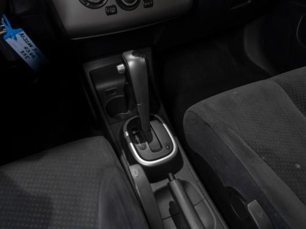 Nissan Tiida I Рестайлинг с пробегом 2010 года, цена 675 000 рублей, 214799 км, седан, Автокод Объявления