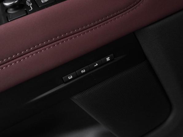 Land Rover Range Rover Evoque II Рестайлинг с пробегом 2025 года, цена 5 360 000 рублей, 652 км, внедорожник, Автокод Объявления