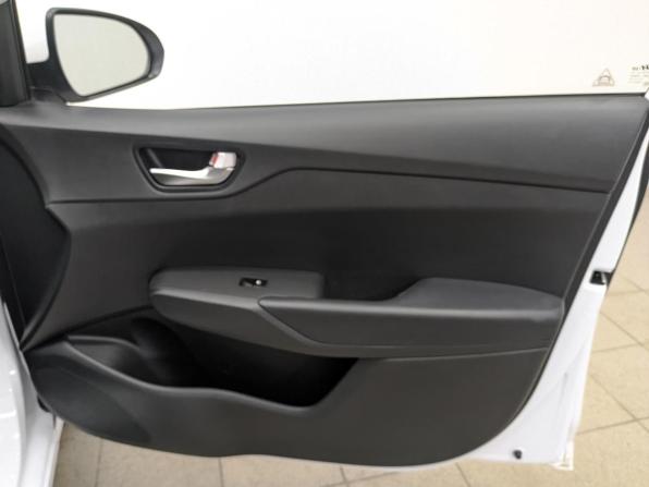 Hyundai Solaris II Рестайлинг с пробегом 2021 года, цена 1 440 000 рублей, 83670 км, седан, Автокод Объявления
