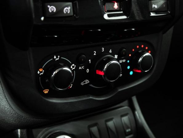 Renault Duster I Рестайлинг с пробегом 2017 года, цена 1 469 700 рублей, 60000 км, внедорожник, Автокод Объявления