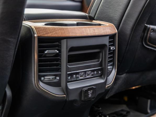 Ram 1500 V с пробегом 2021 года, цена 7 648 000 рублей, 59317 км, offers.body_type.unknown, Автокод Объявления