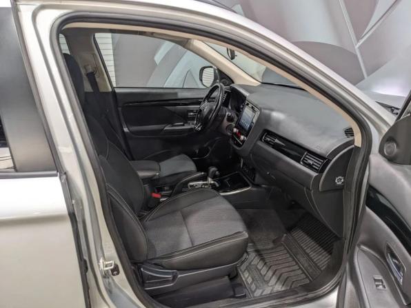 Mitsubishi Outlander III Рестайлинг 3 с пробегом 2022 года, цена 2 295 000 рублей, 101067 км, внедорожник, Автокод Объявления