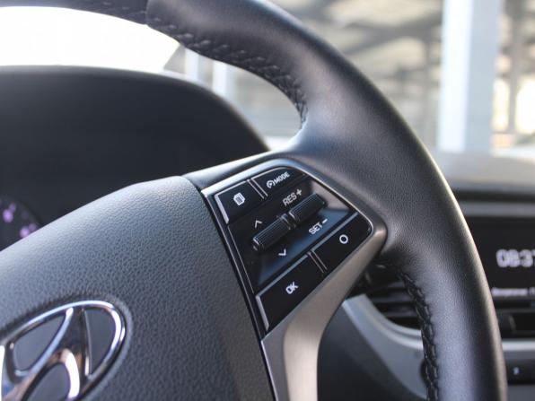 Hyundai Solaris II с пробегом 2019 года, цена 1 049 000 рублей, 145008 км, седан, Автокод Объявления