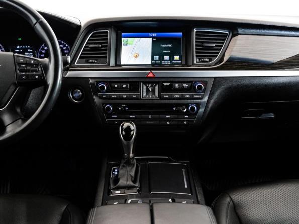 Hyundai Genesis II с пробегом 2016 года, цена 1 999 000 рублей, 105682 км, седан, Автокод Объявления