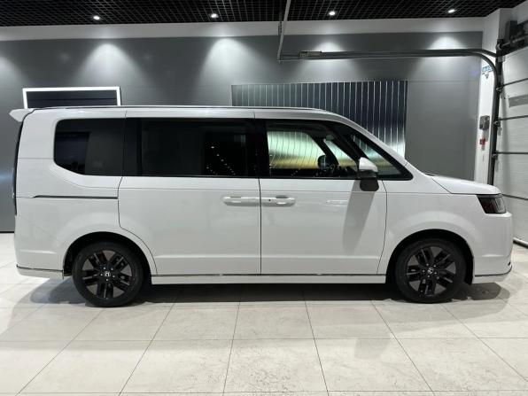 Honda Stepwgn VI с пробегом 2024 года, цена 3 150 000 рублей, 24000 км, минивэн, Автокод Объявления
