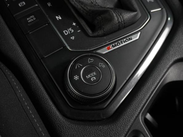 Volkswagen Tiguan II с пробегом 2018 года, цена 2 469 000 рублей, 129131 км, внедорожник, Автокод Объявления