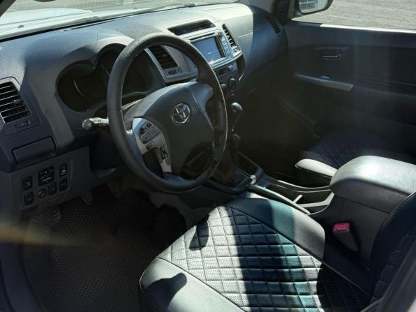 Toyota Hilux VII Рестайлинг с пробегом 2012 года, цена 1 624 000 рублей, 378774 км, пикап, Автокод Объявления