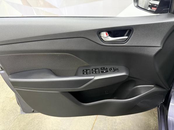 Hyundai Solaris II Рестайлинг с пробегом 2021 года, цена 1 720 000 рублей, 71150 км, седан, Автокод Объявления